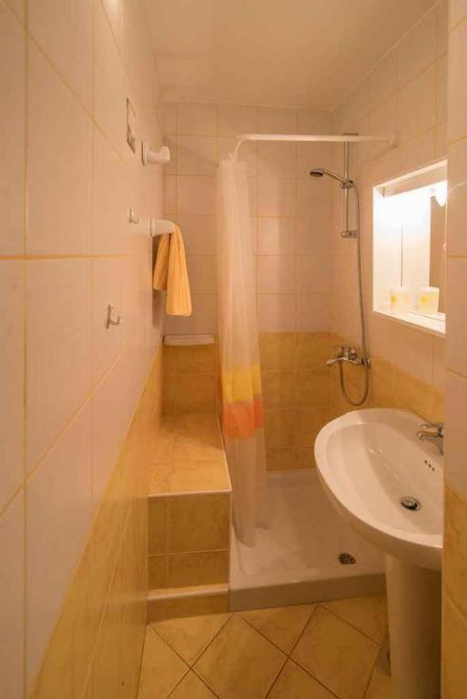 Greta Apartamento Vrbnik Exterior foto
