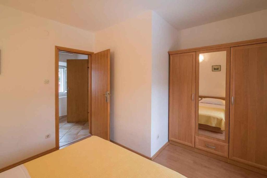 Greta Apartamento Vrbnik Exterior foto