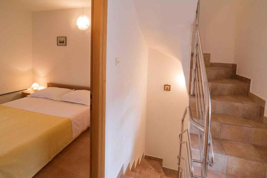 Greta Apartamento Vrbnik Exterior foto