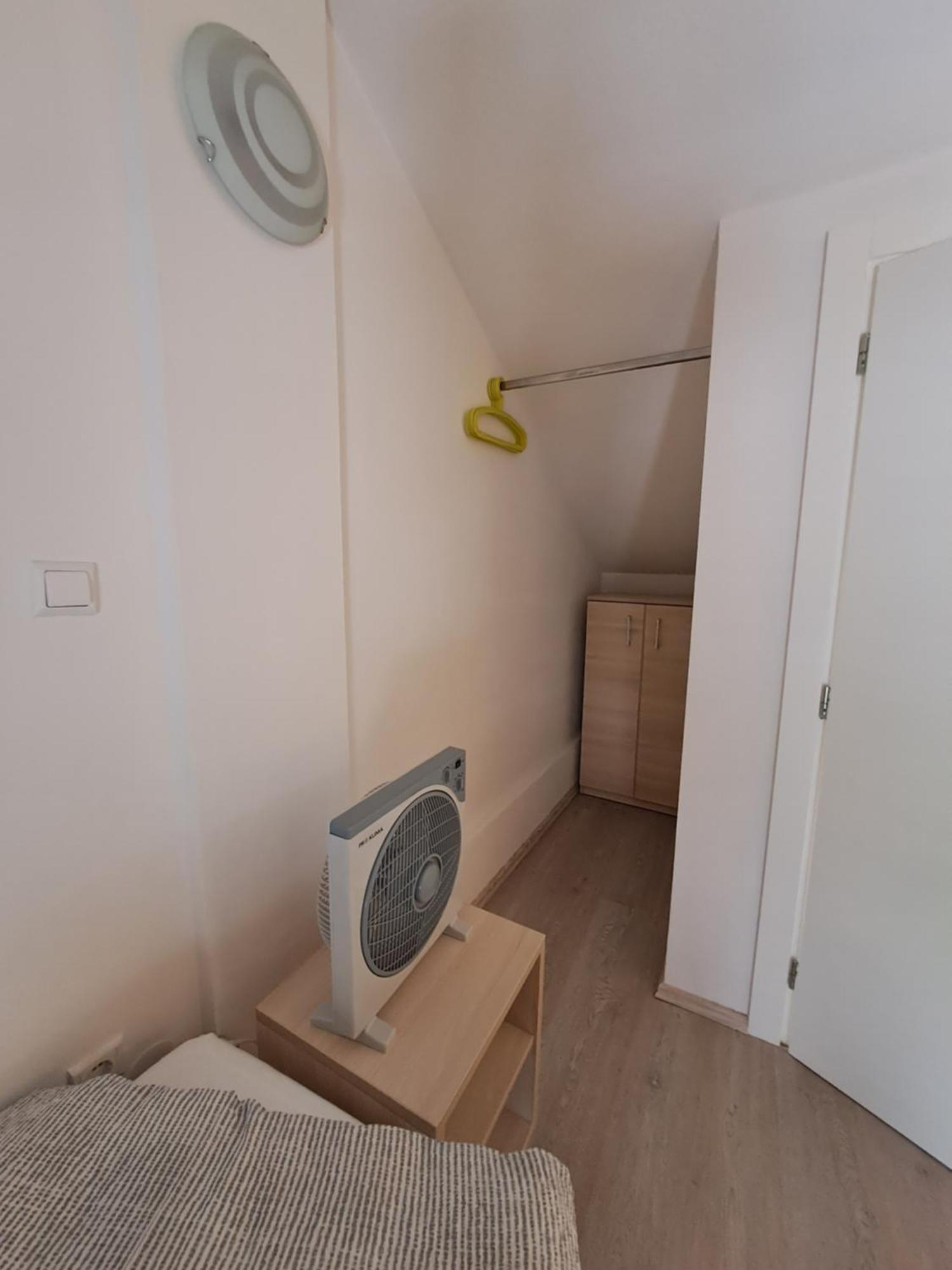 Greta Apartamento Vrbnik Exterior foto