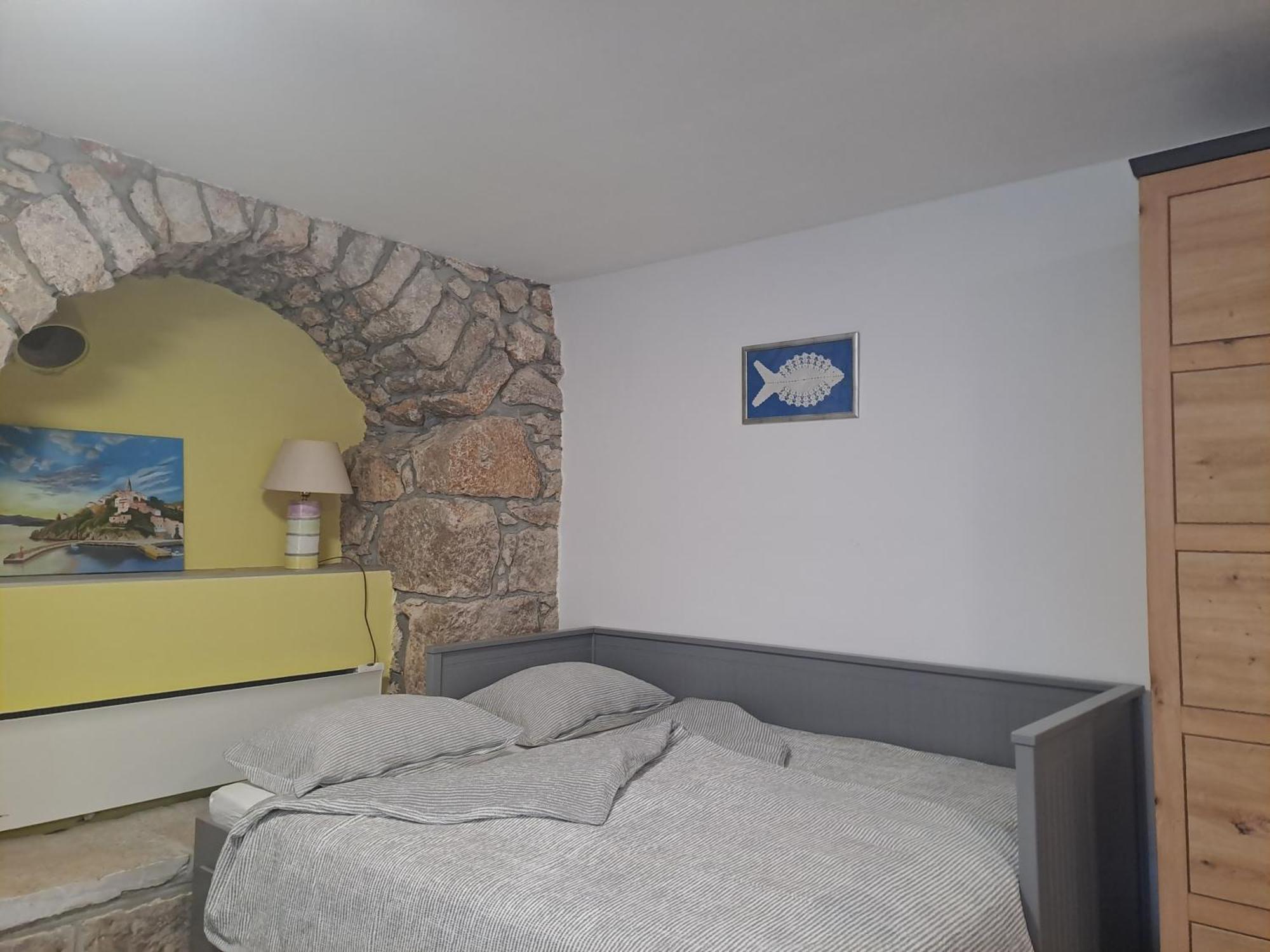 Greta Apartamento Vrbnik Exterior foto
