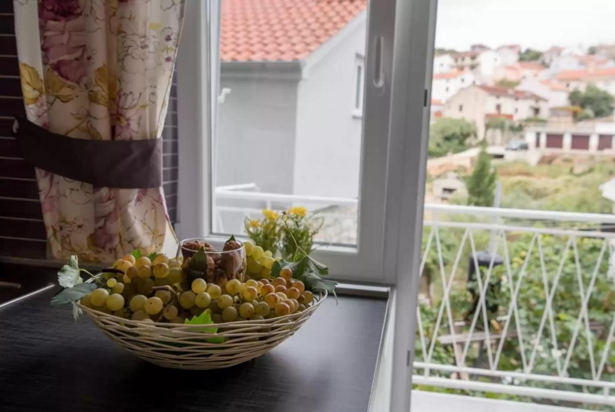 Greta Apartamento Vrbnik Exterior foto