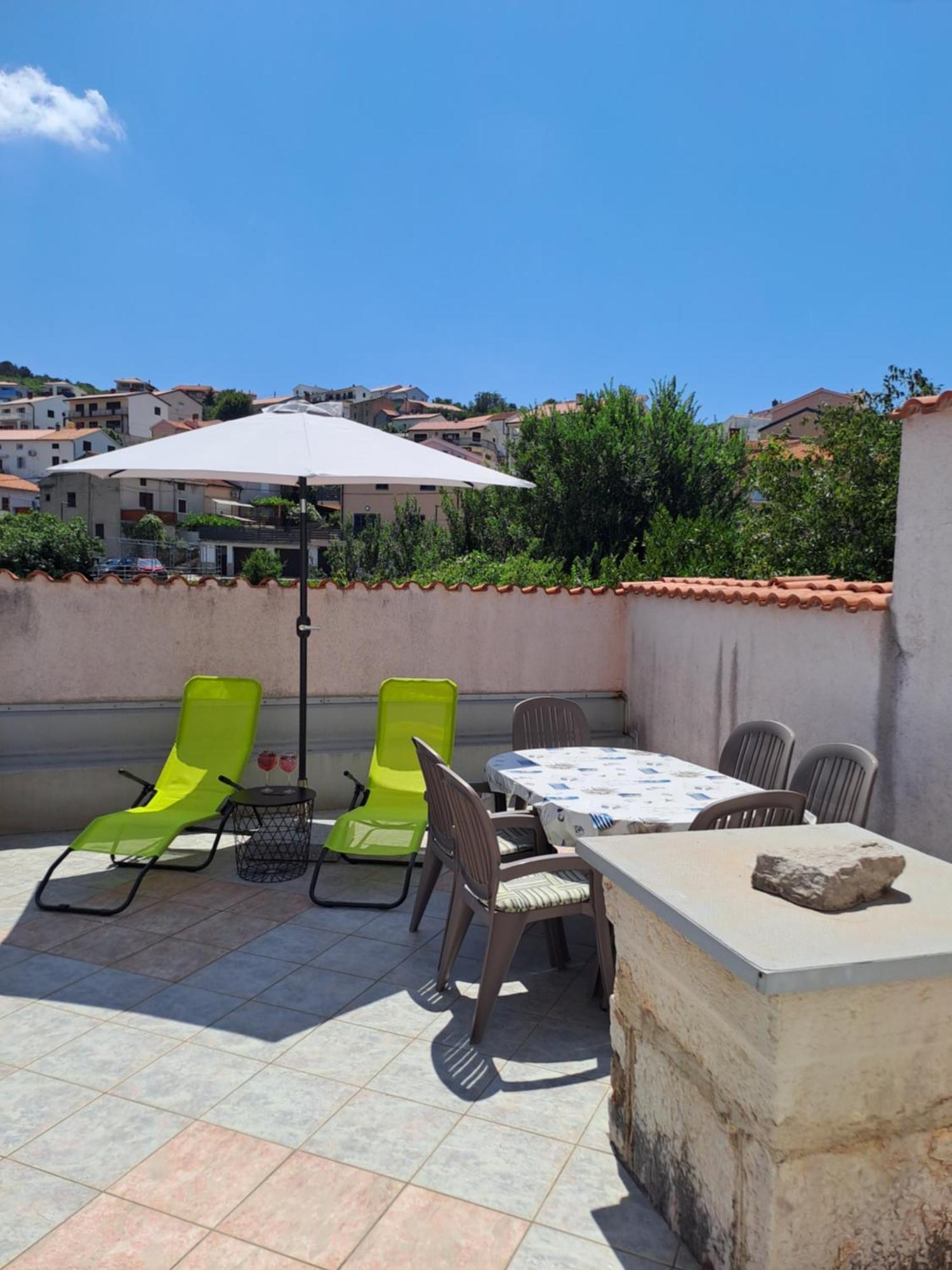 Greta Apartamento Vrbnik Quarto foto